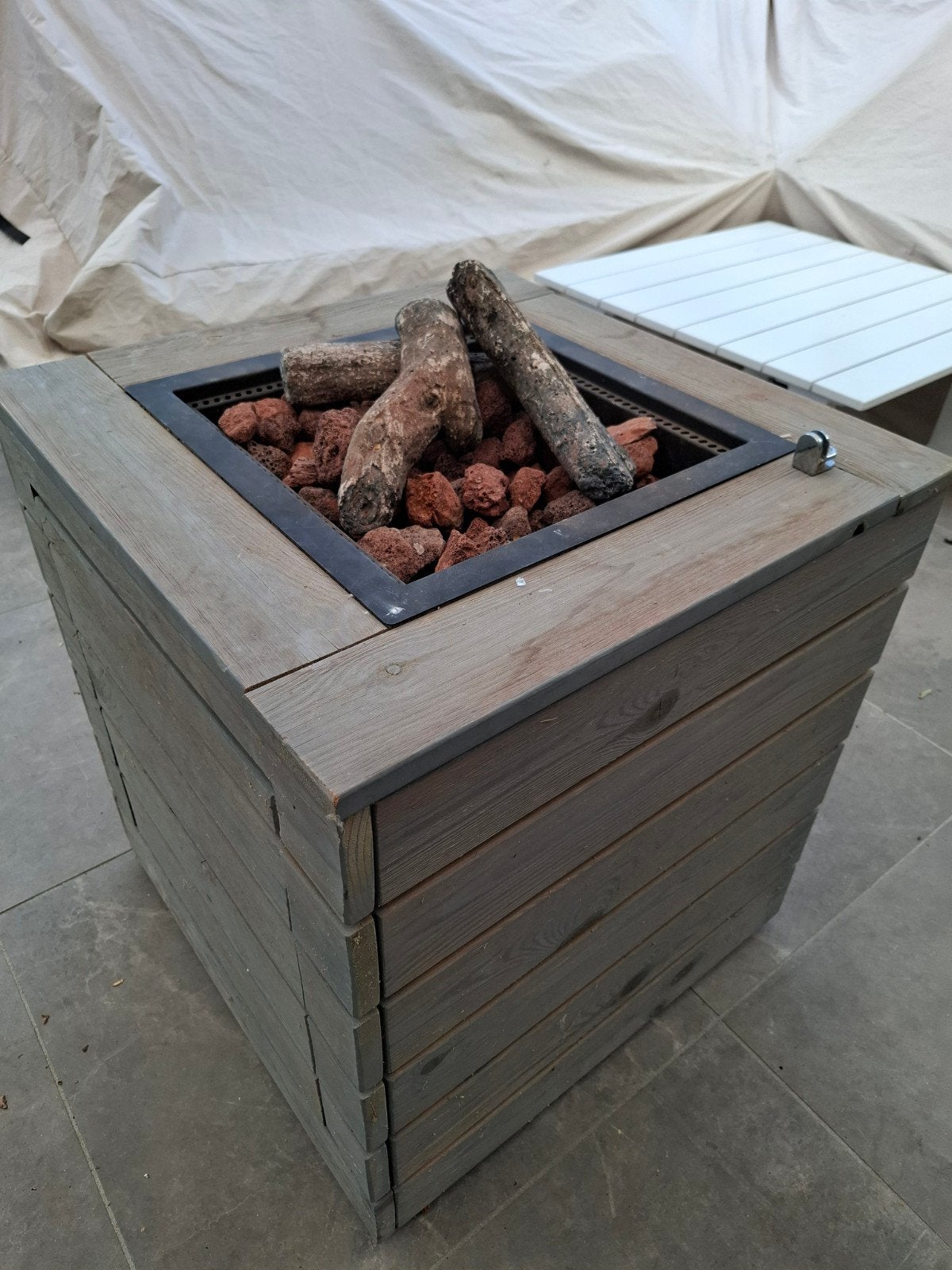 Gashaard vuurtafel met lavastenen en houtblokken, Ophalen of Verzenden, Gebruikt, Vuurkorf