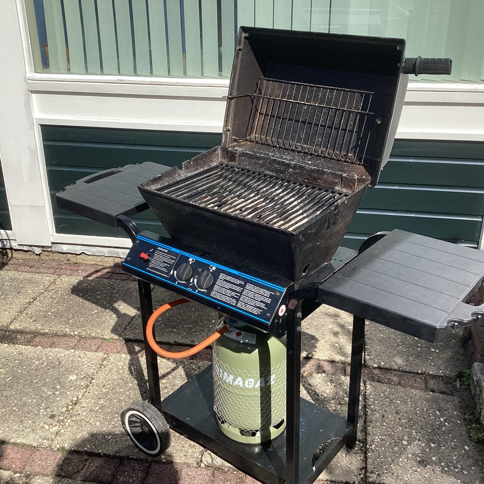 Gasbarbecue Broil King met gasfles en hoes, Ophalen, Gebruikt