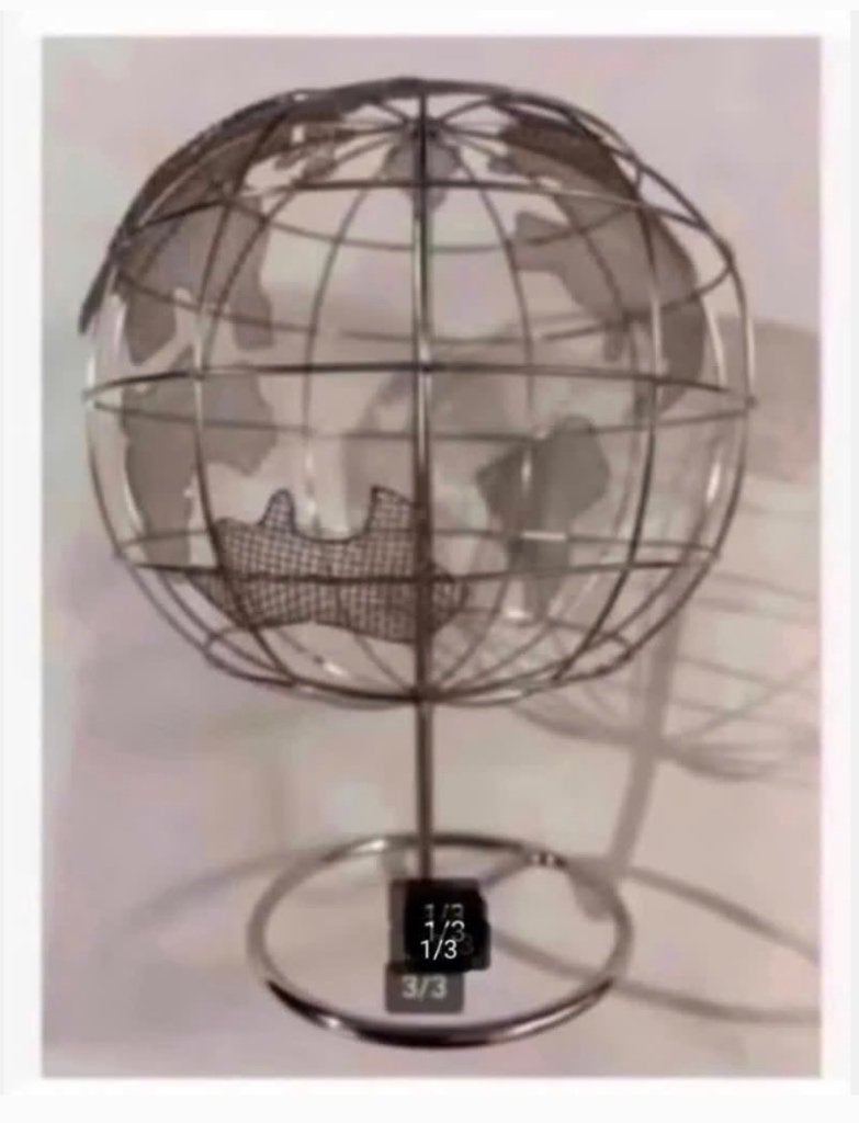 Licht metalen wereldbol 17 cm hoog, mooi met licht er in bv, Ophalen of Verzenden, X, X, X