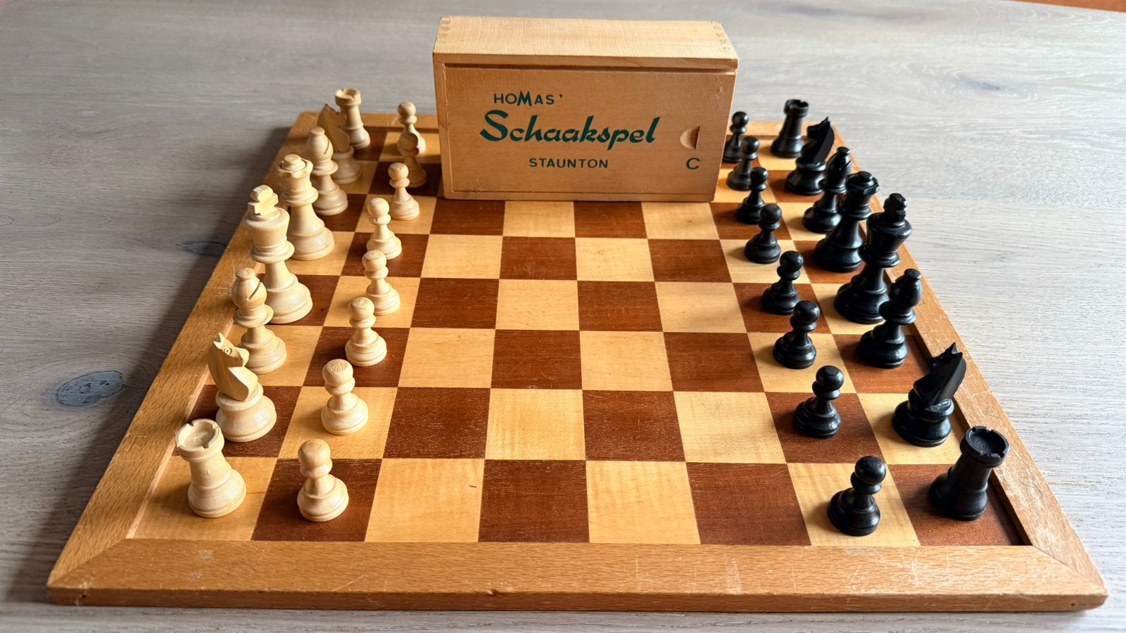 Houten Schaakbord met Staunton ️ schaakstukken, Hobby en Vrije tijd, Gezelschapsspellen | Bordspellen, Ophalen of Verzenden, Gebruikt