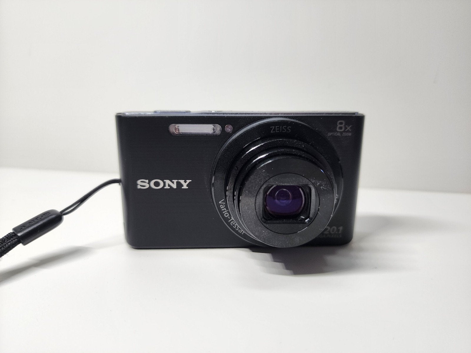 Sony Cybershot DSC-W830 compactcamera met oplader, Ingebouwde flitser, Gebruikt, Oplader, Ophalen of Verzenden