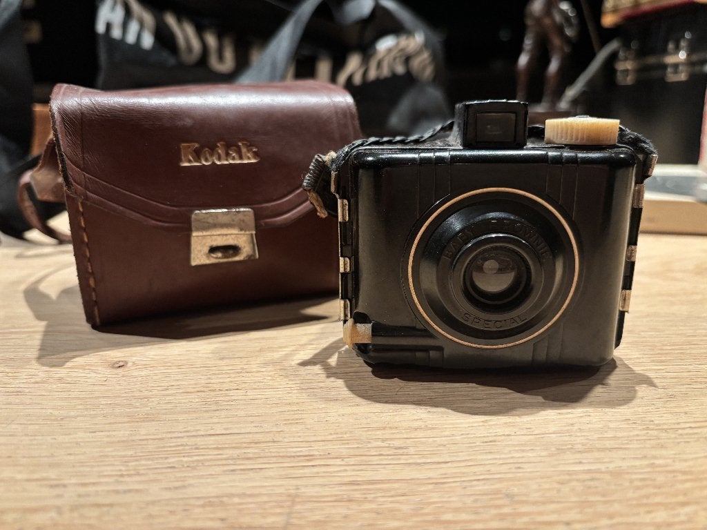 Vintage Kodak Brownie Special fotocamera + tas, Ophalen of Verzenden, Gebruikt, Compact, Kodak