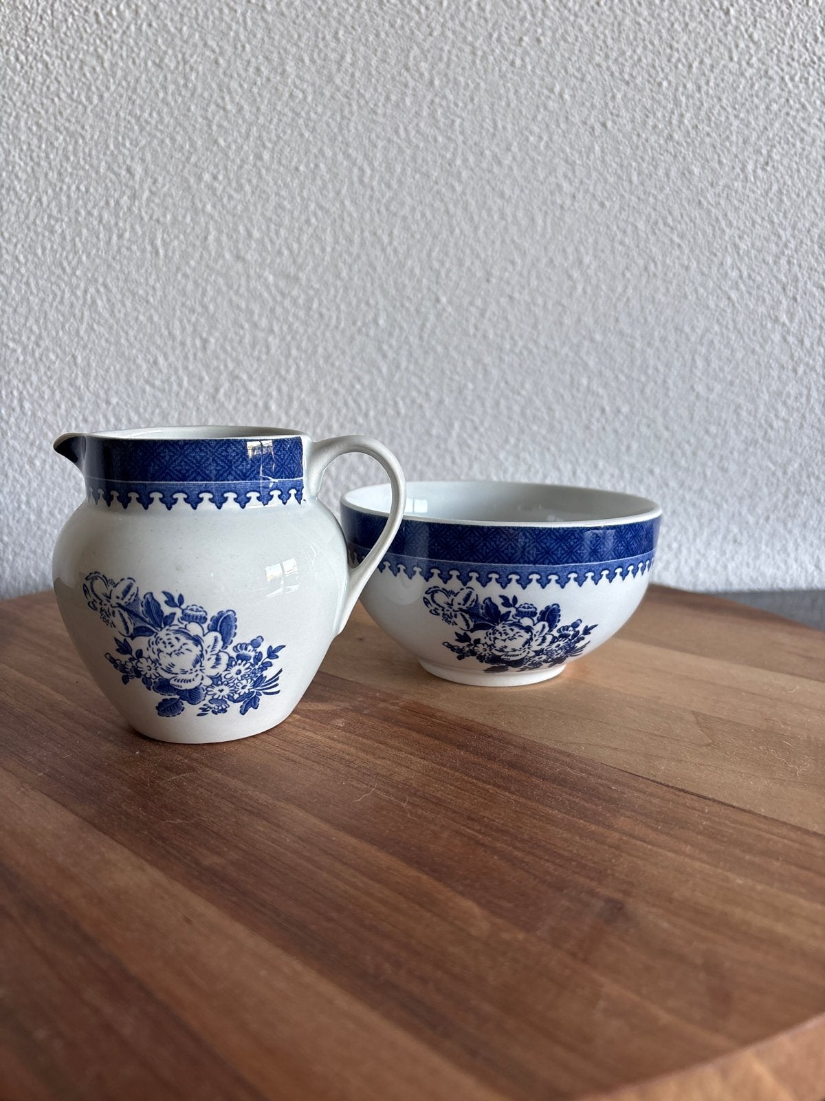 Wedgwood Georgetown Collection Springfield Melkkan en Kom, Antiek en Kunst, Ophalen of Verzenden