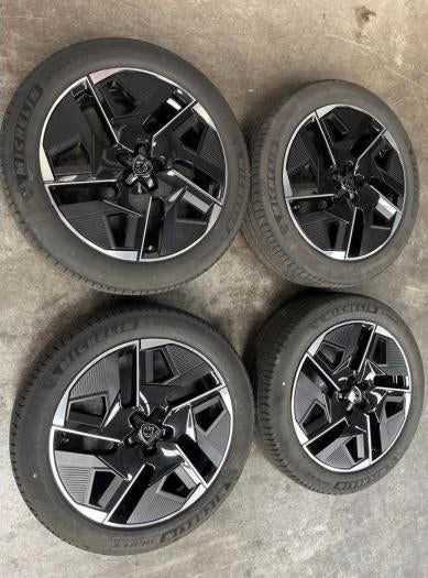 Originele Peugeot408 Velgen 19inchbanden michelin ruim 5,9mm, Ophalen of Verzenden