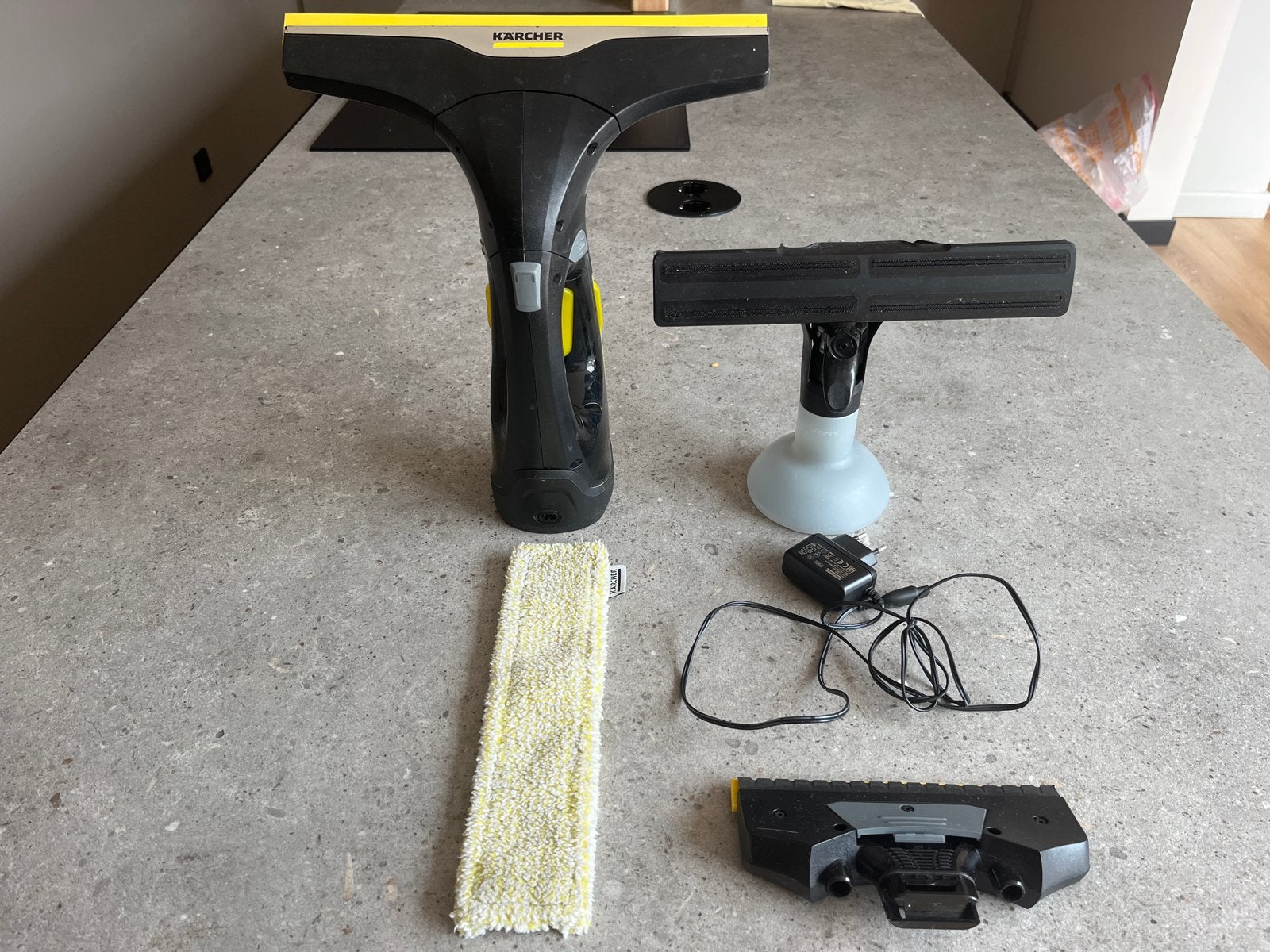 Kärcher WV 2 Plus N Raamwisser - Elektrisch, Huis en Inrichting, Ophalen, Raamwisser of Trekker