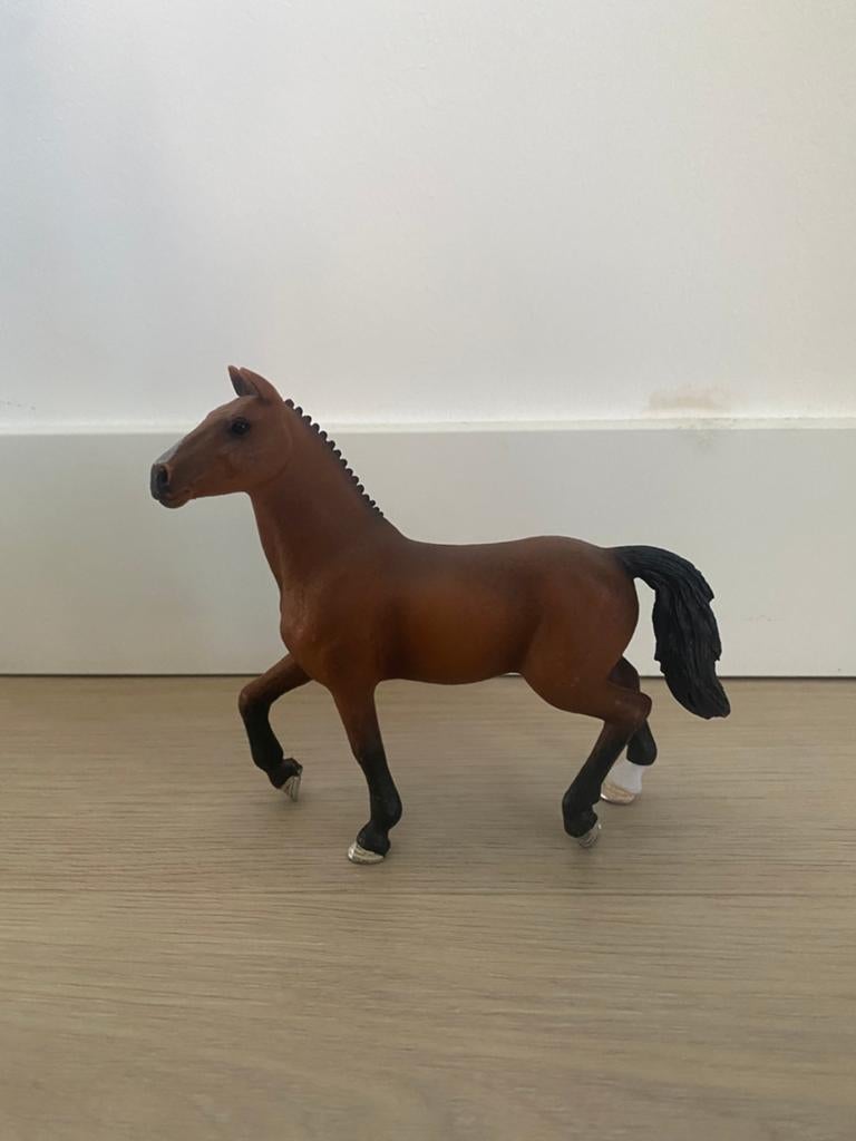 Schleich hannoveraan merrie ~ 2022 (13817), Ophalen of Verzenden, Zo goed als nieuw, Paard, Beeldje of Figuurtje