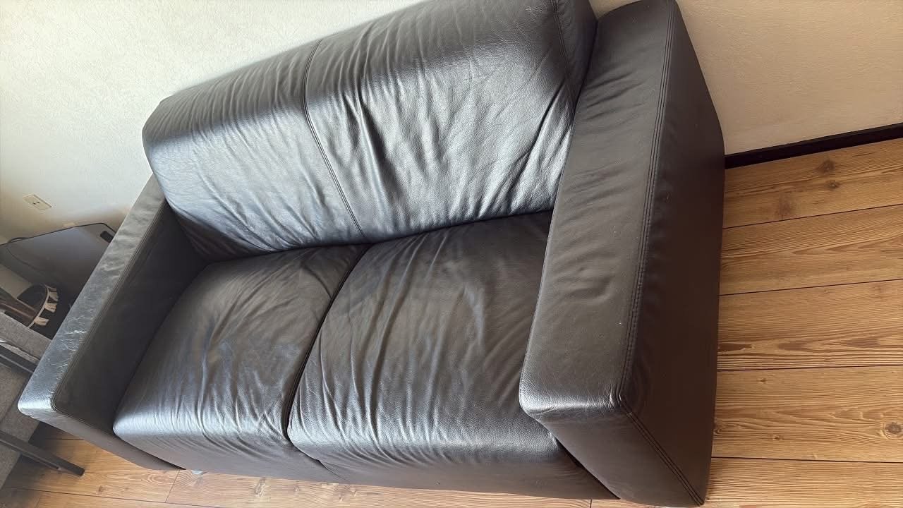Comfortabel zwart bankstel, Huis en Inrichting, Ophalen, Tweepersoons, Leer, Zo goed als nieuw