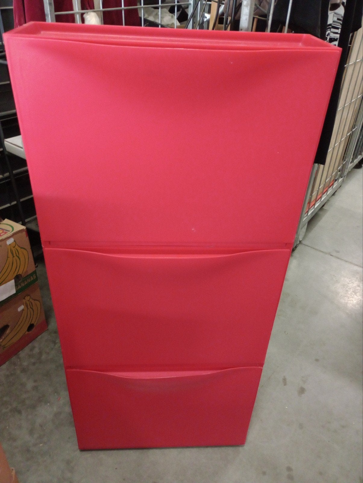 3 rode Trones schoenenkasten van ikea, Ophalen, Gebruikt