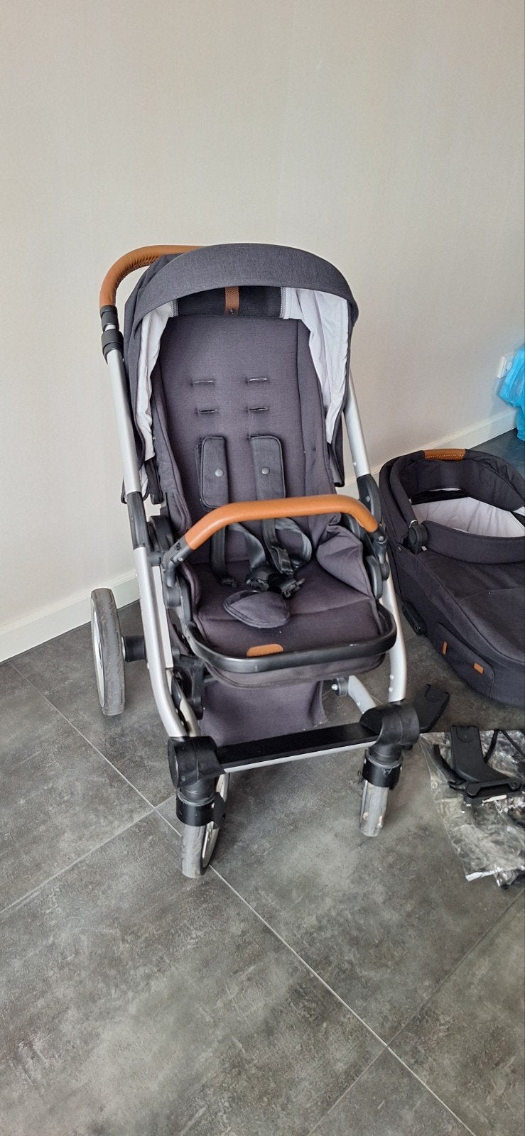 Zwarte Mutsy Nio kinderwagen compleet, Ophalen of Verzenden, Zo goed als nieuw, Combiwagen, Mutsy