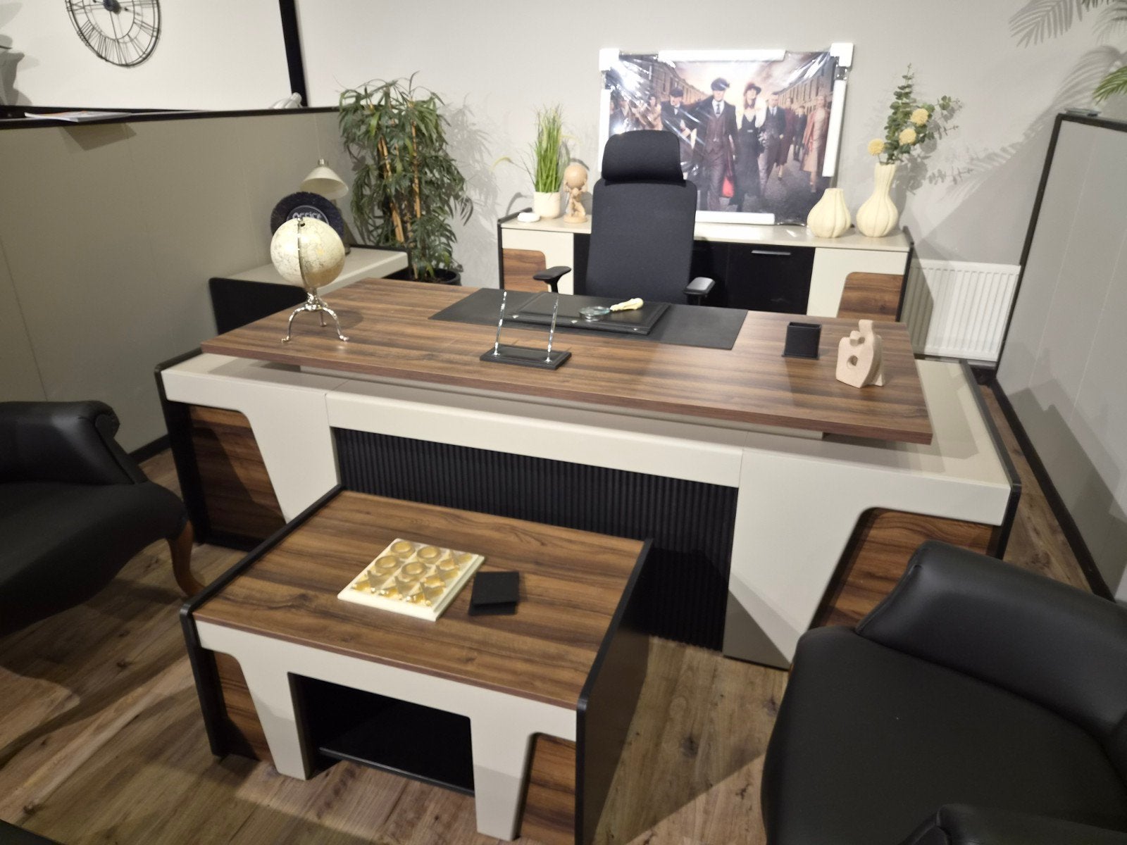 Foto 4 van Kaplan DIRECTIEMEUBELEN – ULTRA LUXE