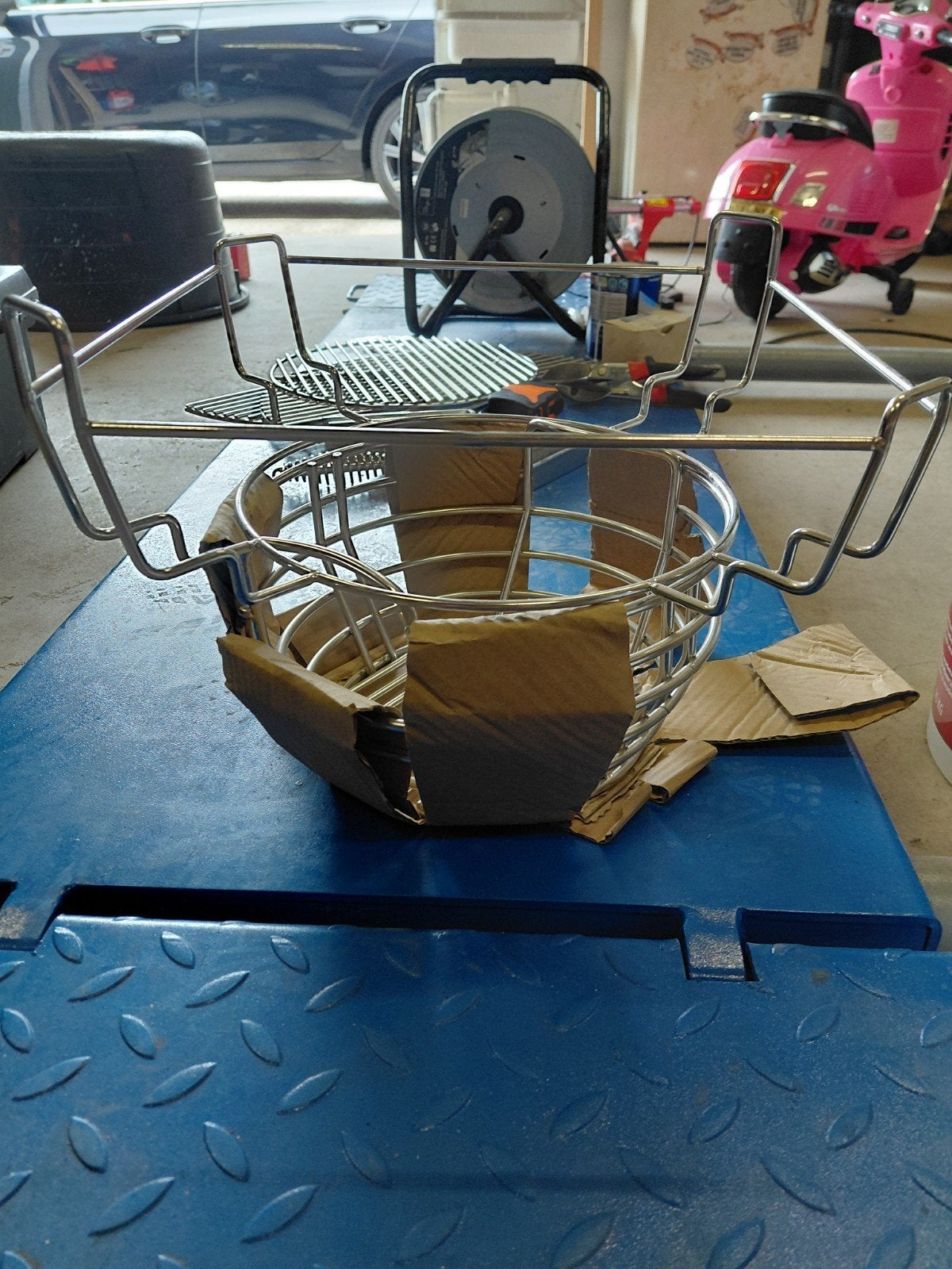 Bastard Compact Houtskoolmand en roosterhouder, Ophalen, Nieuw