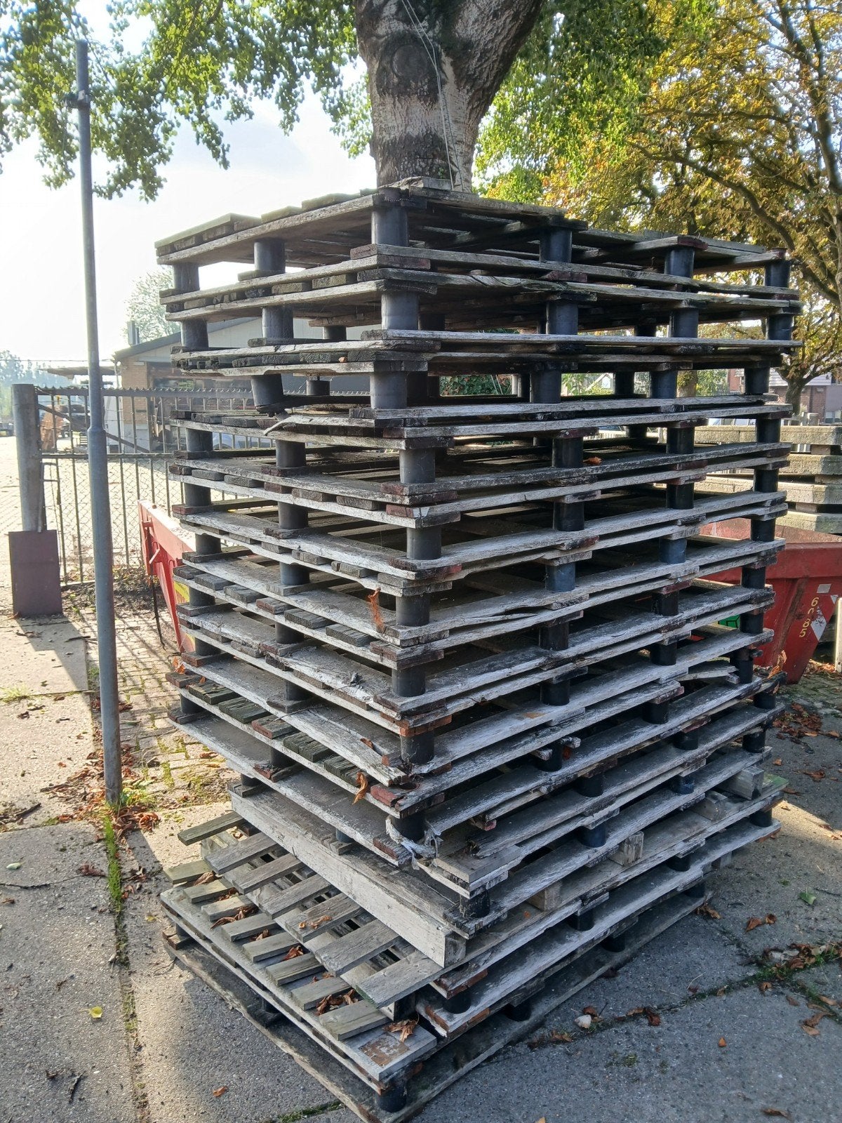 Pallets als brandhout - Ideaal voor uw kachel of vuurkorf, Minder dan 3 m³, Ophalen, Overige houtsoorten, Blokken