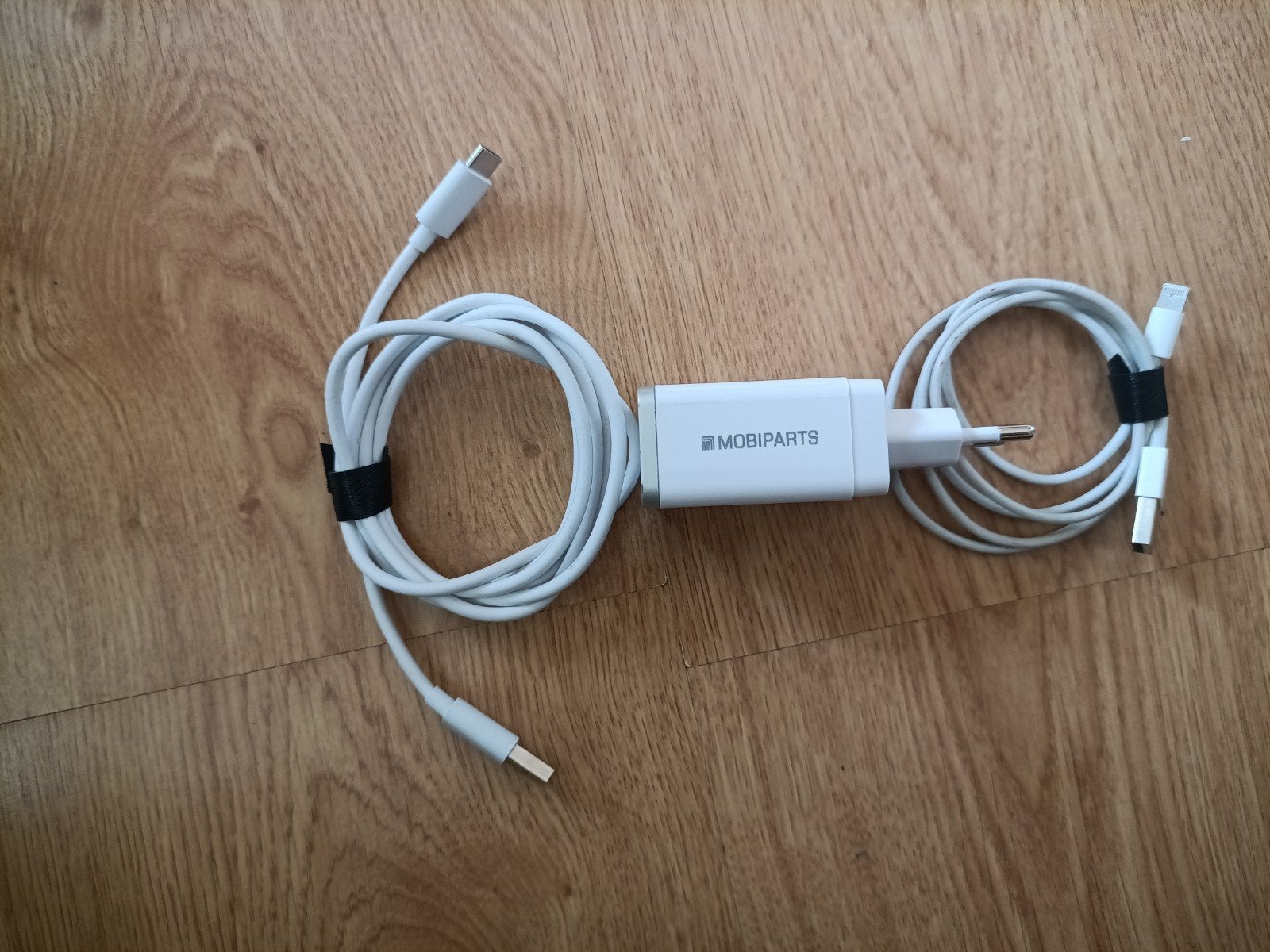 MobiParts Oplader met USB-C en Lightning kabels, Apple, Gebruikt, Ophalen of Verzenden, Overige merken