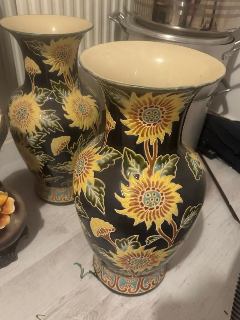 Mooie grote vintage keramieken vazen met zonnebloemen, Ophalen