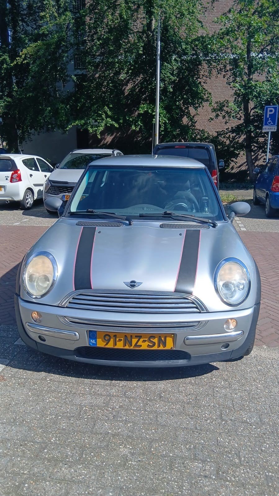 Mini 1.6 16V ONE 2004 Grijs, Auto's, Mini, Voorwielaandrijving, 15 km/l, 4 cilinders, 4 stoelen