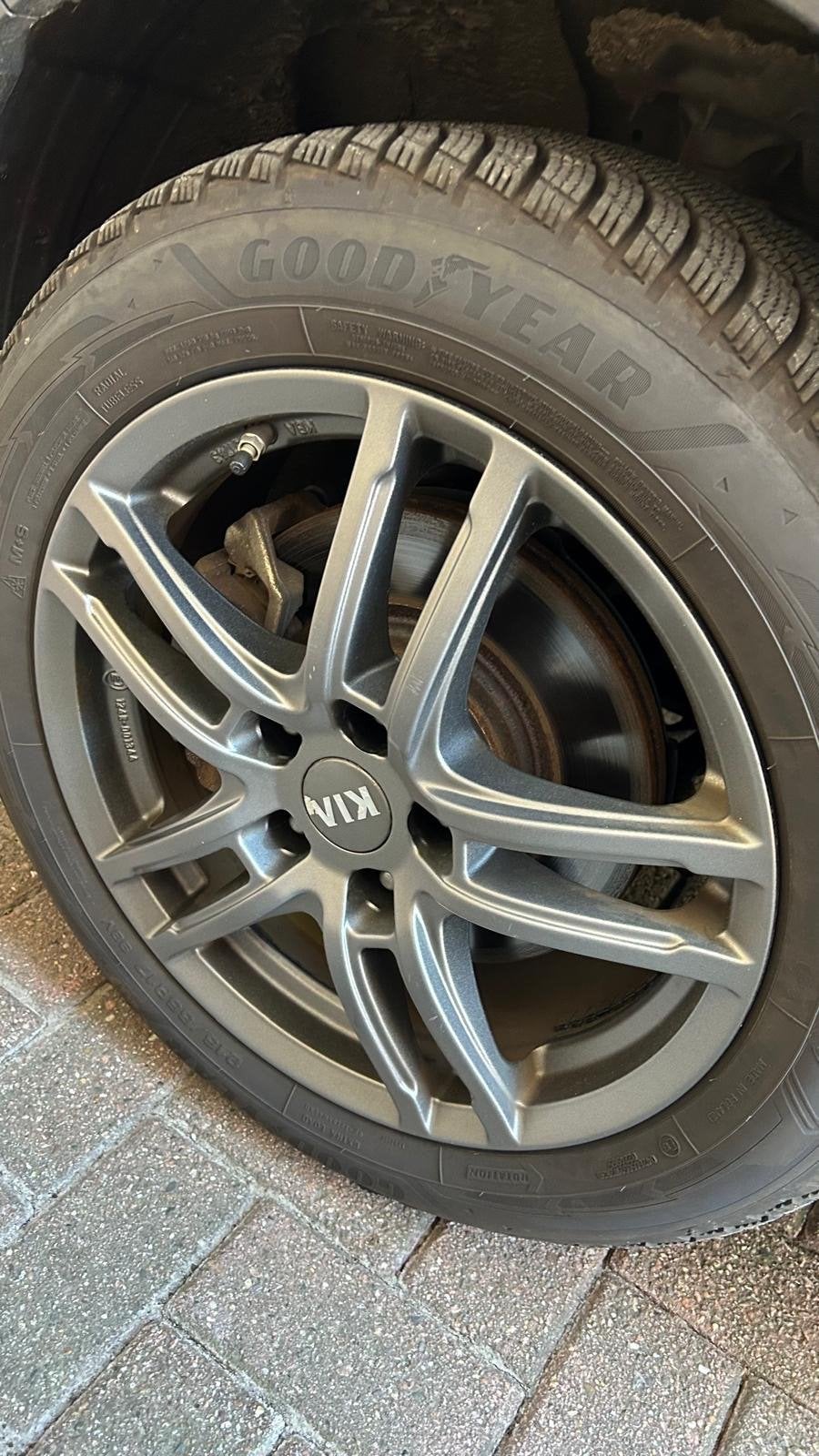 Goodyear winterband 215/55R17 98v, Ophalen, 17 inch, Winterbanden, Band(en)