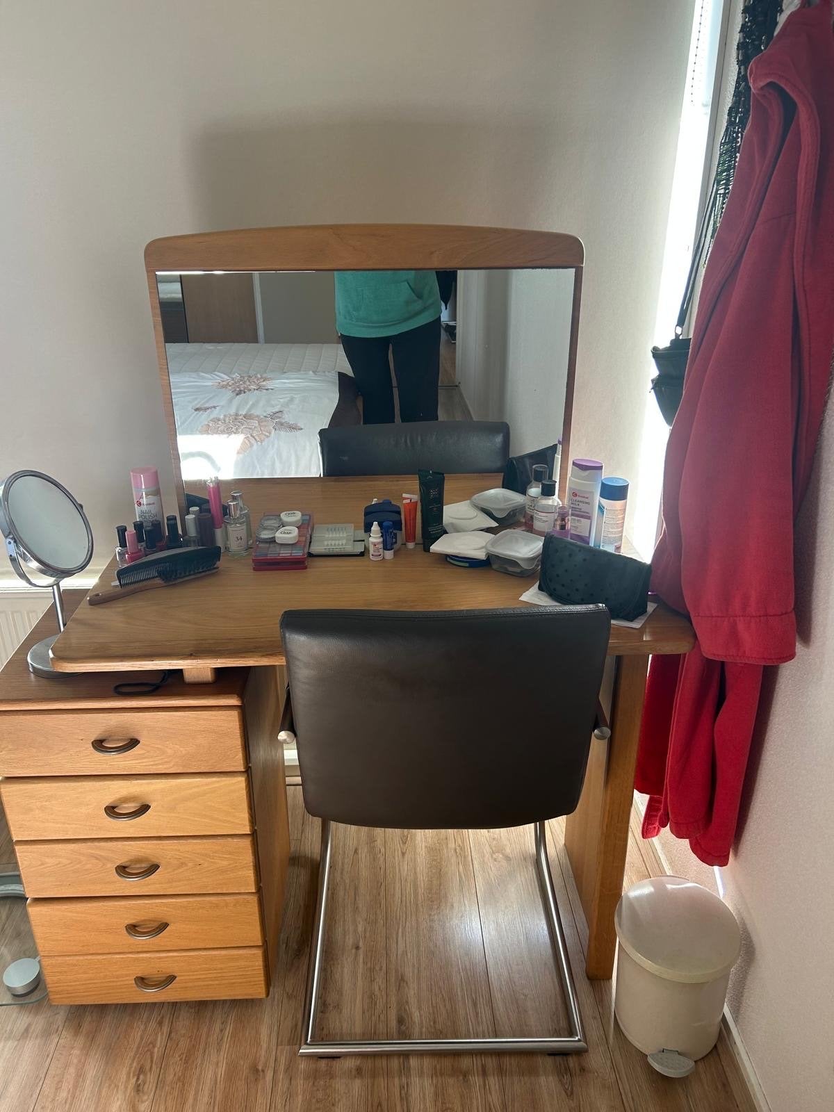 Kaptafel met spiegel en ladekastje - gratis af te halen, Ophalen, Gebruikt, 100 tot 150 cm, Minder dan 100 cm