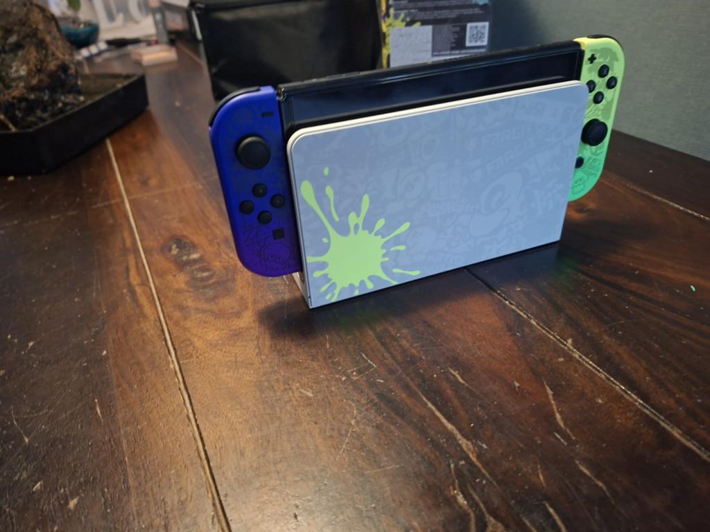 Nintendo Switch Oled Splatoon 3 special editie, Ophalen, Zo goed als nieuw, Met 2 controllers, Switch OLED