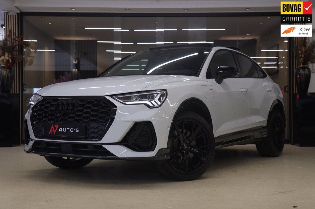 Audi Q3 Sportback 45 TFSI e S Edition 3X S-Line /PANO/KEYLES, Gebruikt, Zwart, Leder en Stof, Wit