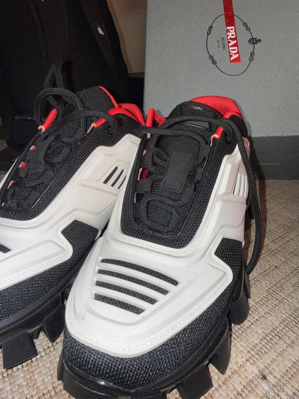 Prada schoenen 42, Ophalen of Verzenden, Zo goed als nieuw, Zwart, Sneakers of Gympen