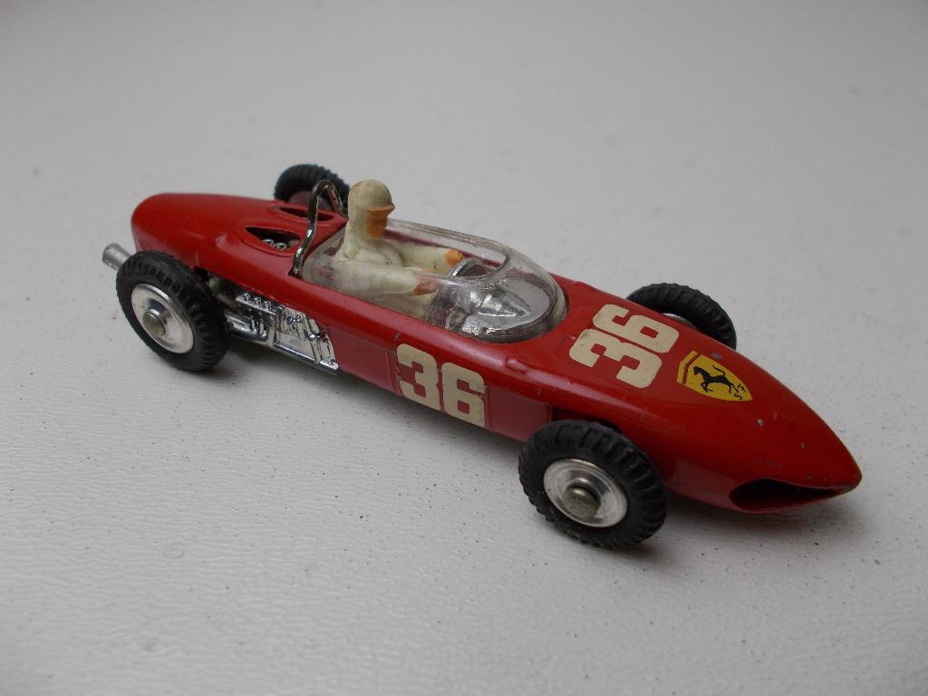 1965 Corgi Toys 154 FERRARI FORMULA 1 + DRIVER! I.g.st! (A)