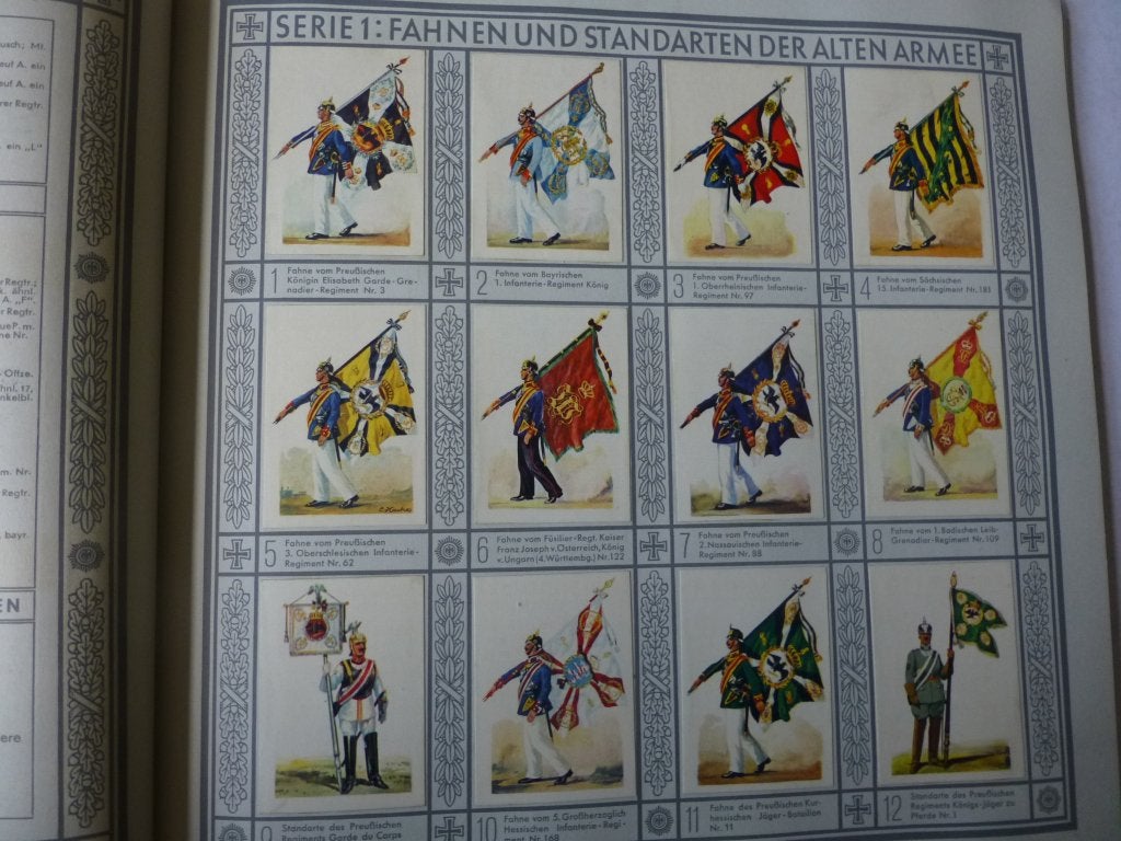 Plaatjesalbum: Duitse uniformen uit het keizerrijk. (1932), Ophalen of Verzenden, Gelezen, Plaatjesalbum