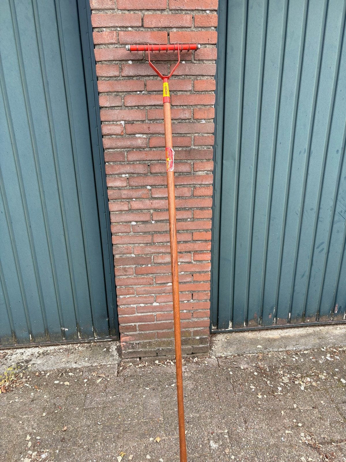 Verticuteer hark. Gras, Ophalen, Gebruikt, Hark