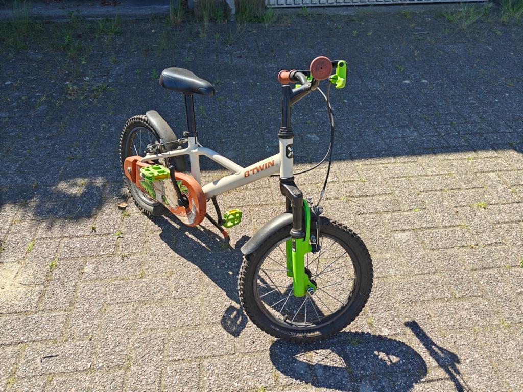 B'twin Wild Dino 900 16inch, Ophalen, Zijwieltjes, 16 tot 20 inch, Velgrem
