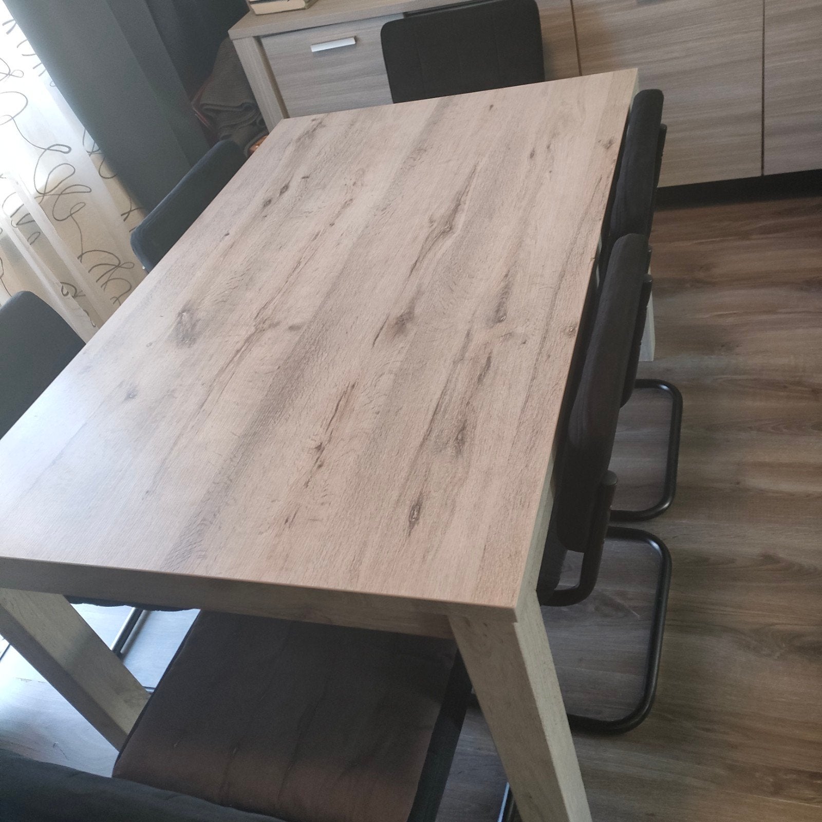 Moderne eettafel met houtlook, Gebruikt, 100 tot 150 cm, Modern, Vier personen