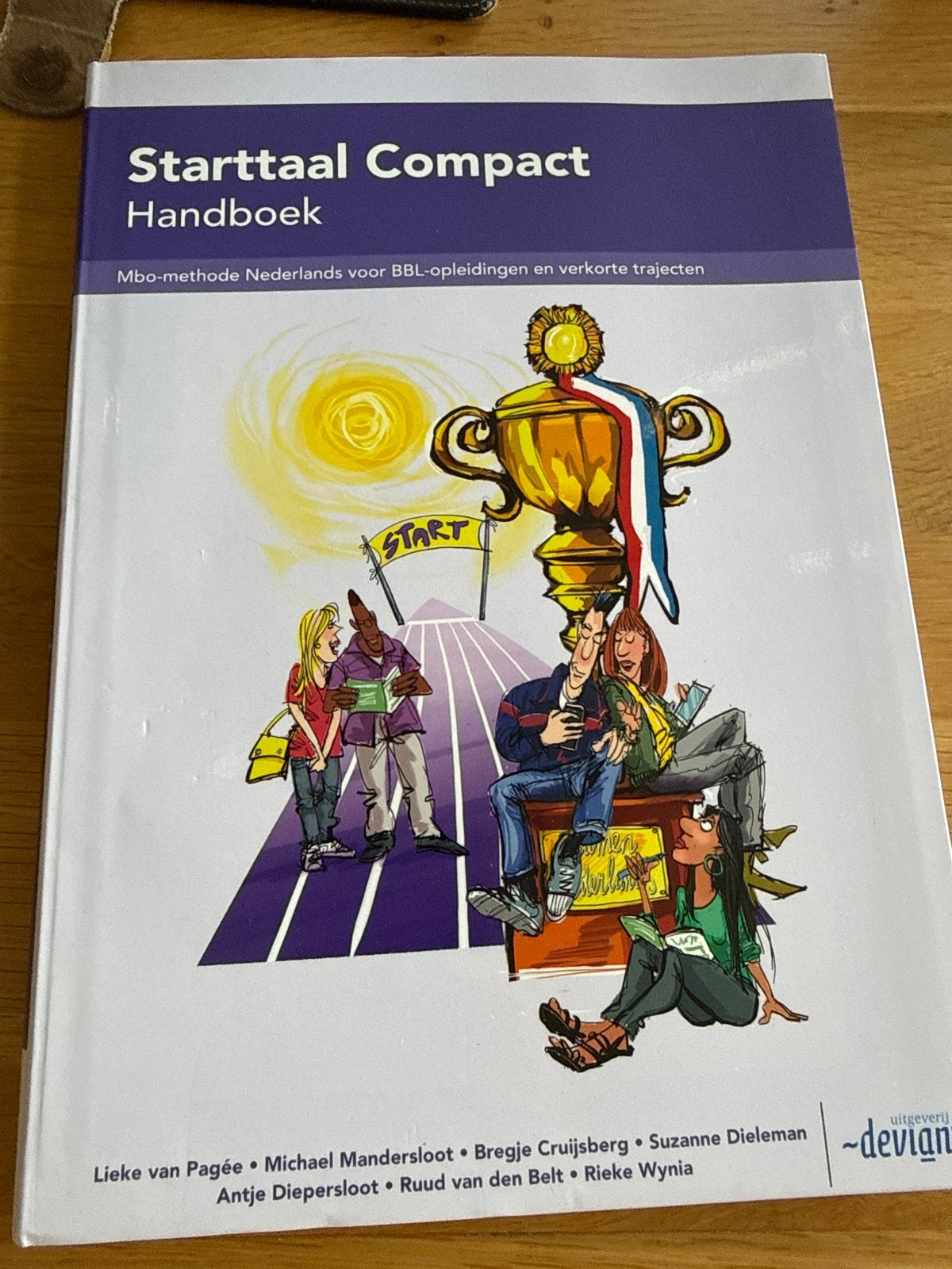Starttaal Compact Handboek MBO Nederlands, Ophalen of Verzenden, Alpha, Zo goed als nieuw, MBO