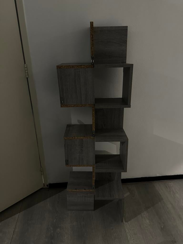 Moderne zigzag wandkast / decoratieve vakkenkast – houtlook, Ophalen, Zo goed als nieuw, Hout, Cd's