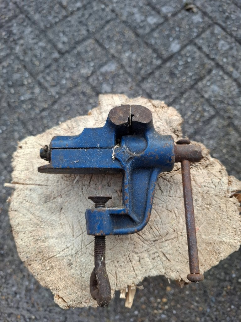 Vintage mini bankschroef - handig voor precisiewerk, Ophalen of Verzenden, Gebruikt, Bankschroef, Overige merken