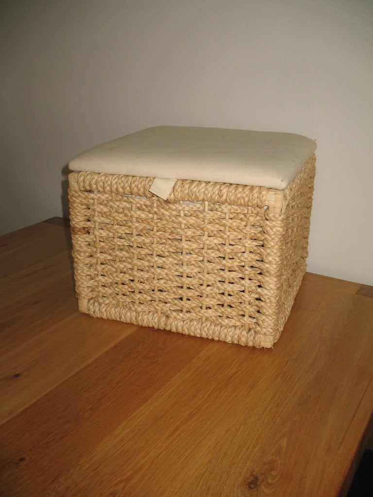 Rieten *Hocker * Opbergmand * Poef * Gevoerd *Vintage, Ophalen