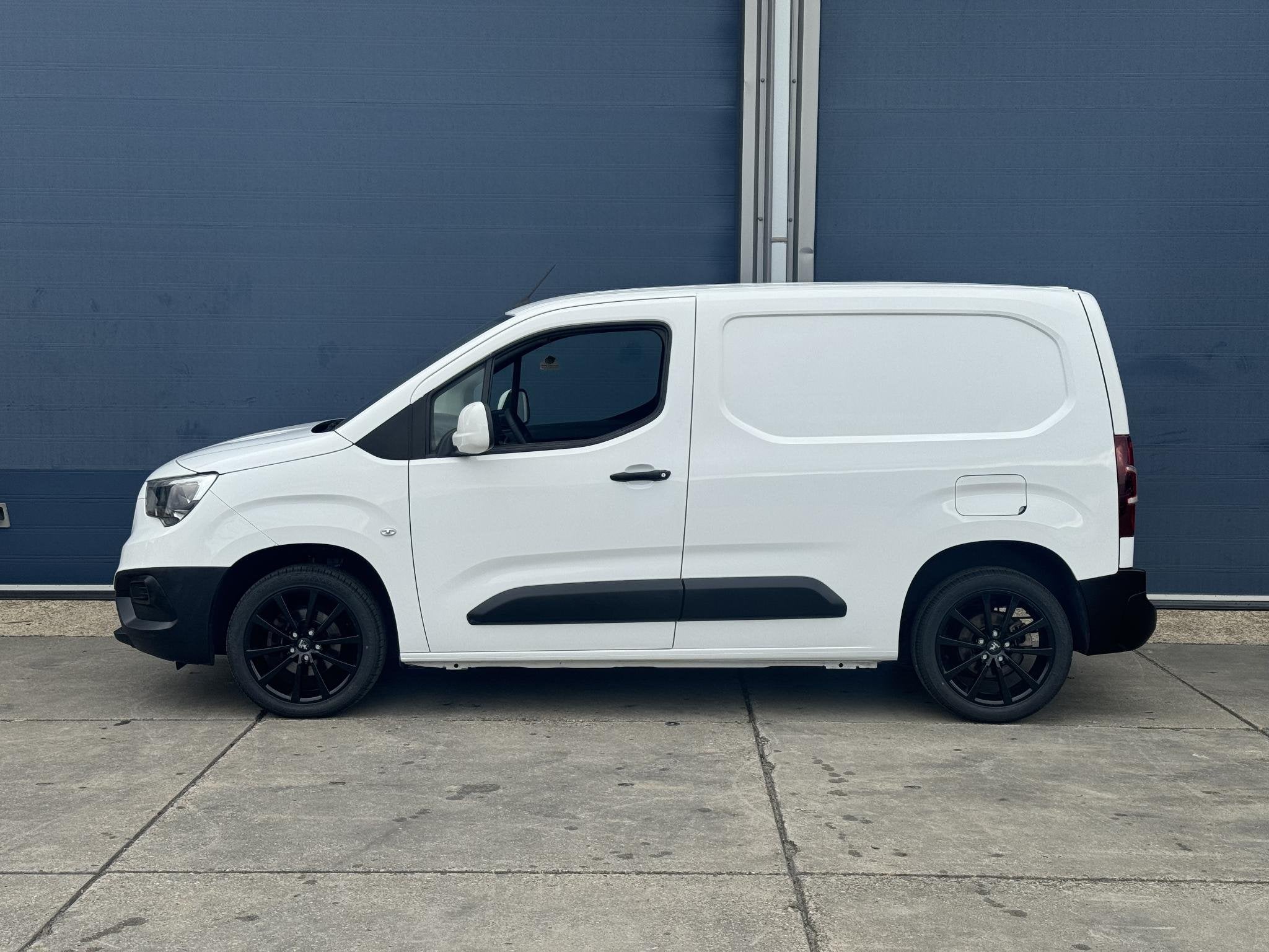 Opel Combo 1.5D L1H1 Edition AIRCO / CRUISE CONTROLE / EURO, Voorwielaandrijving, Stof, Gebruikt, 2500 kg