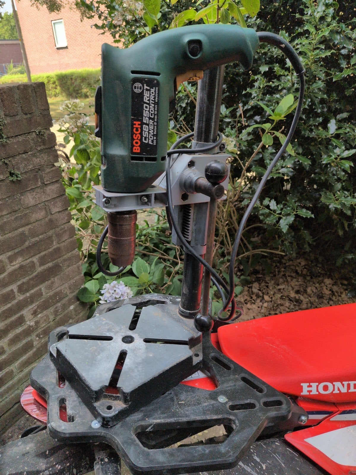 Bosch CSB 550 RET Boormachine met Boorstandaard, Boormachine, Gebruikt, Ophalen of Verzenden, Variabele snelheid
