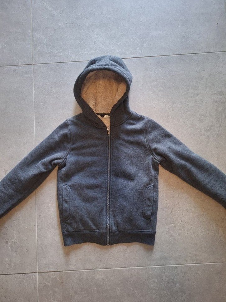 Hema grijs vest met teddy voering maat 134/140, Gebruikt, Jongen of Meisje, Trui of Vest, Ophalen of Verzenden