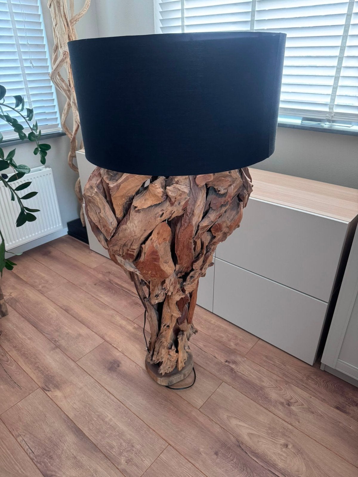 Unieke massieve houten staanlamp met 2 kappen, Huis en Inrichting, Ophalen, 100 tot 150 cm, Hout, Zo goed als nieuw