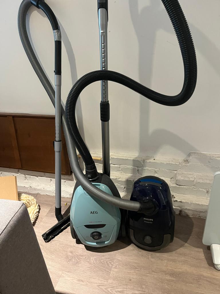 2 stofzuigers aangeboden: AEG (defect snoer) & Philips Power, Gebruikt, Sledestofzuiger, AEG, Ophalen