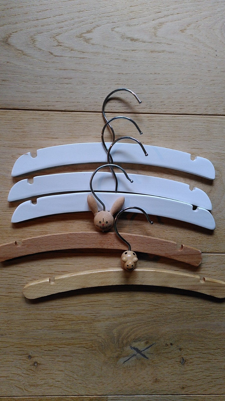 Leuke houten kleerhangers voor kinderen/baby (5 stuks), Ophalen of Verzenden, Gebruikt