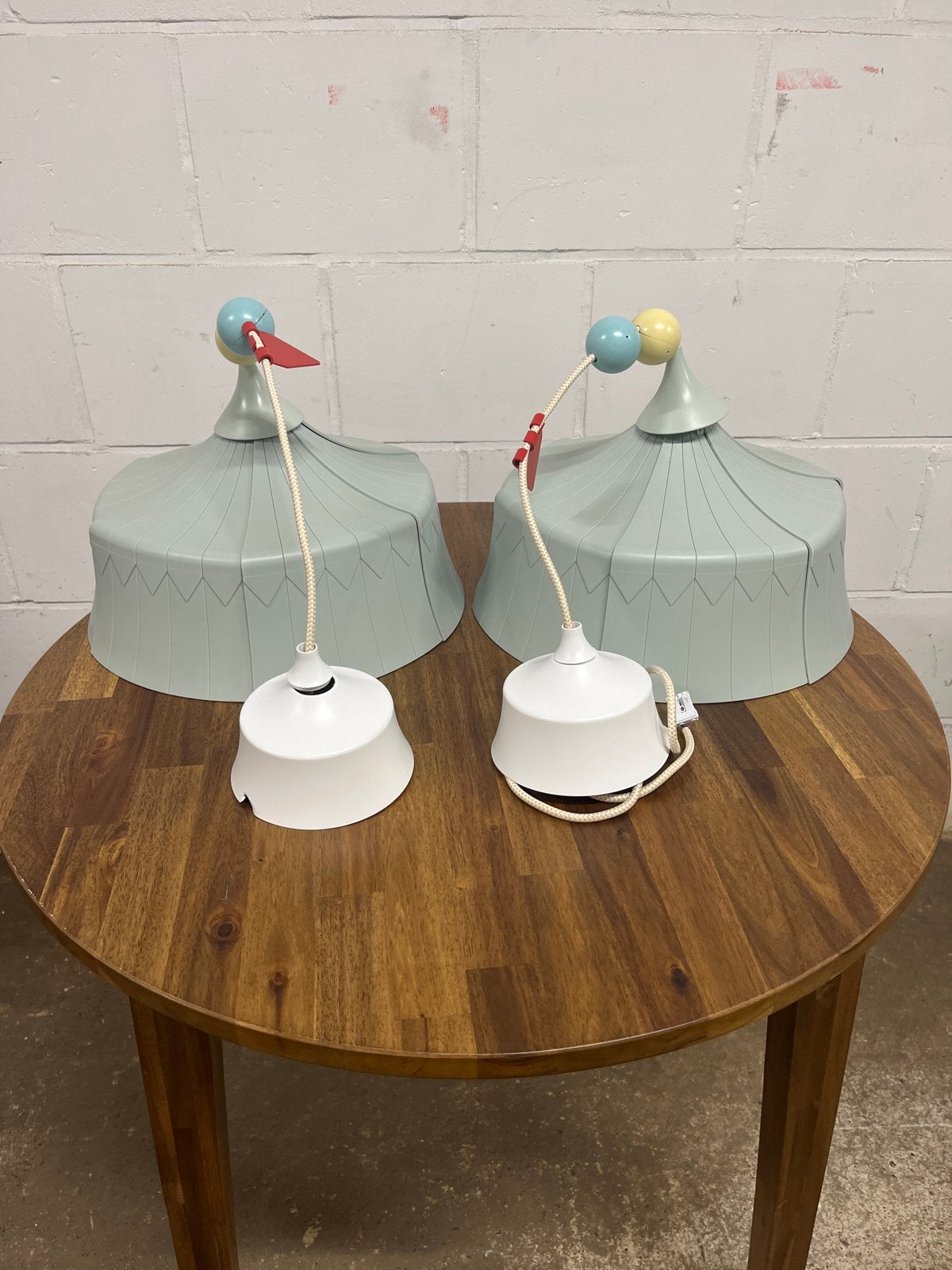 2x IKEA Skojig Plafondlamp - Circustent Design, Ophalen of Verzenden, Gebruikt, Metaal, E27 (groot)