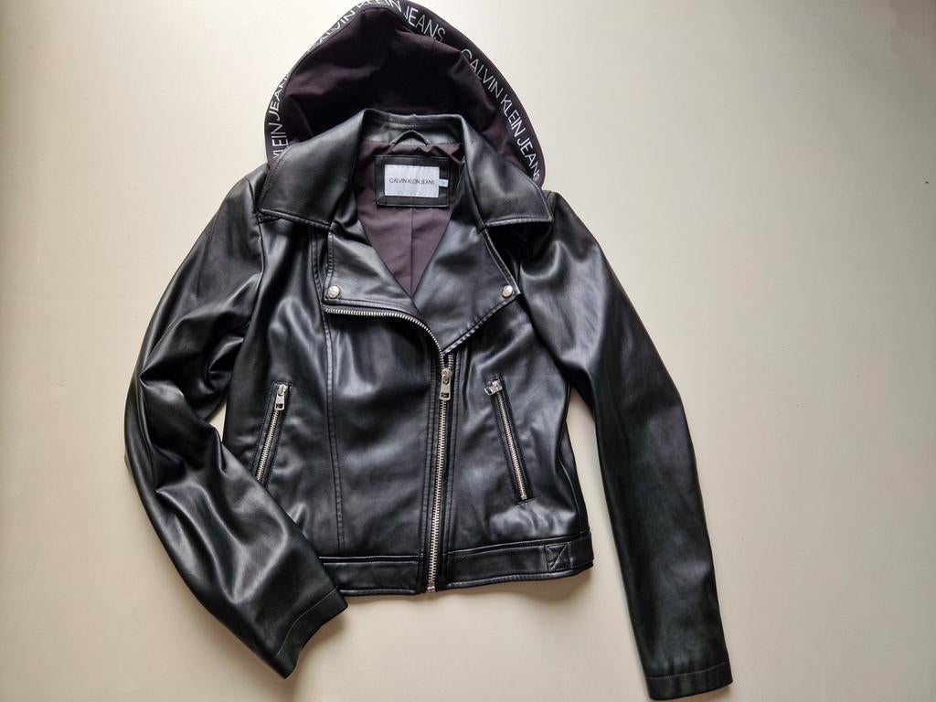 Calvin Klein Jeans zwart imitatieleren jasje mt M, Maat 38/40 (M), Zwart, Ophalen of Verzenden, Calvin Klein Jeans