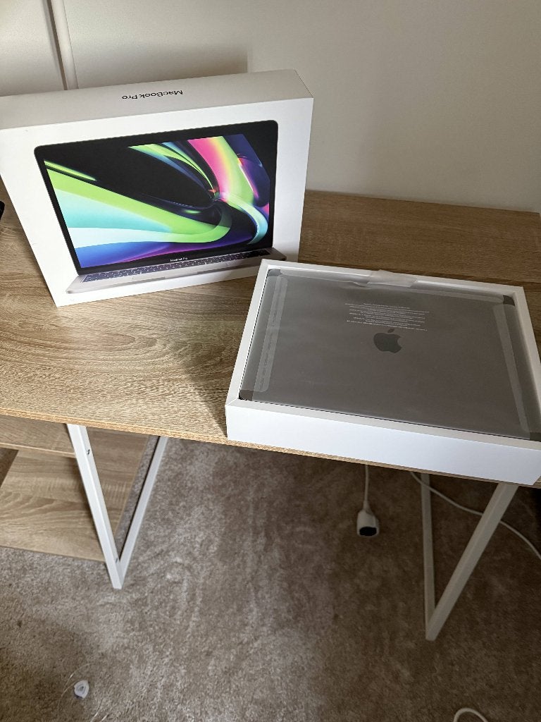 Apple Mackbook Pro, 256 GB, Qwerty, 8 GB, 13 inch