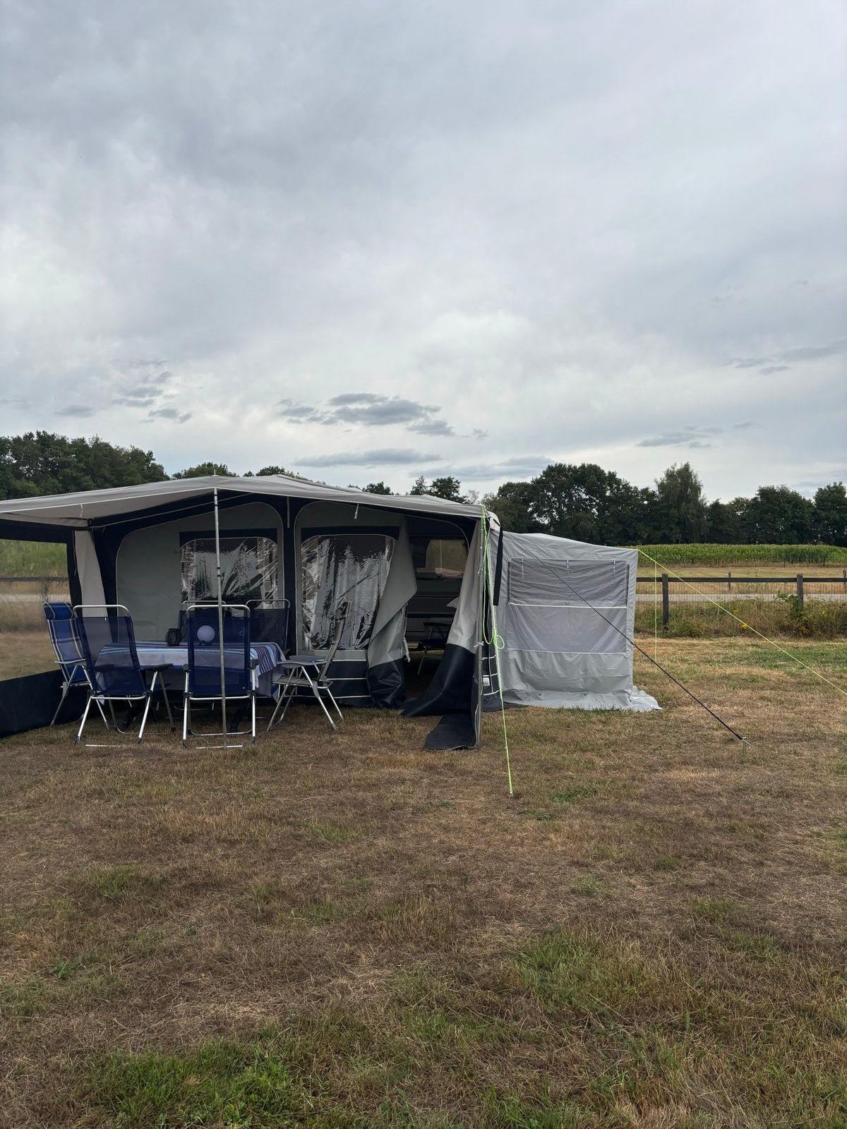 Chateau Cantara 4000 - Compleet met voortent en toebehoren, Chateau, Rondzit, 750 - 1000 kg, Particulier