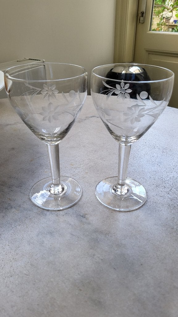 Nog 1 gegraveerd glas bloem en bol hoogte 16,5 cm, Ophalen