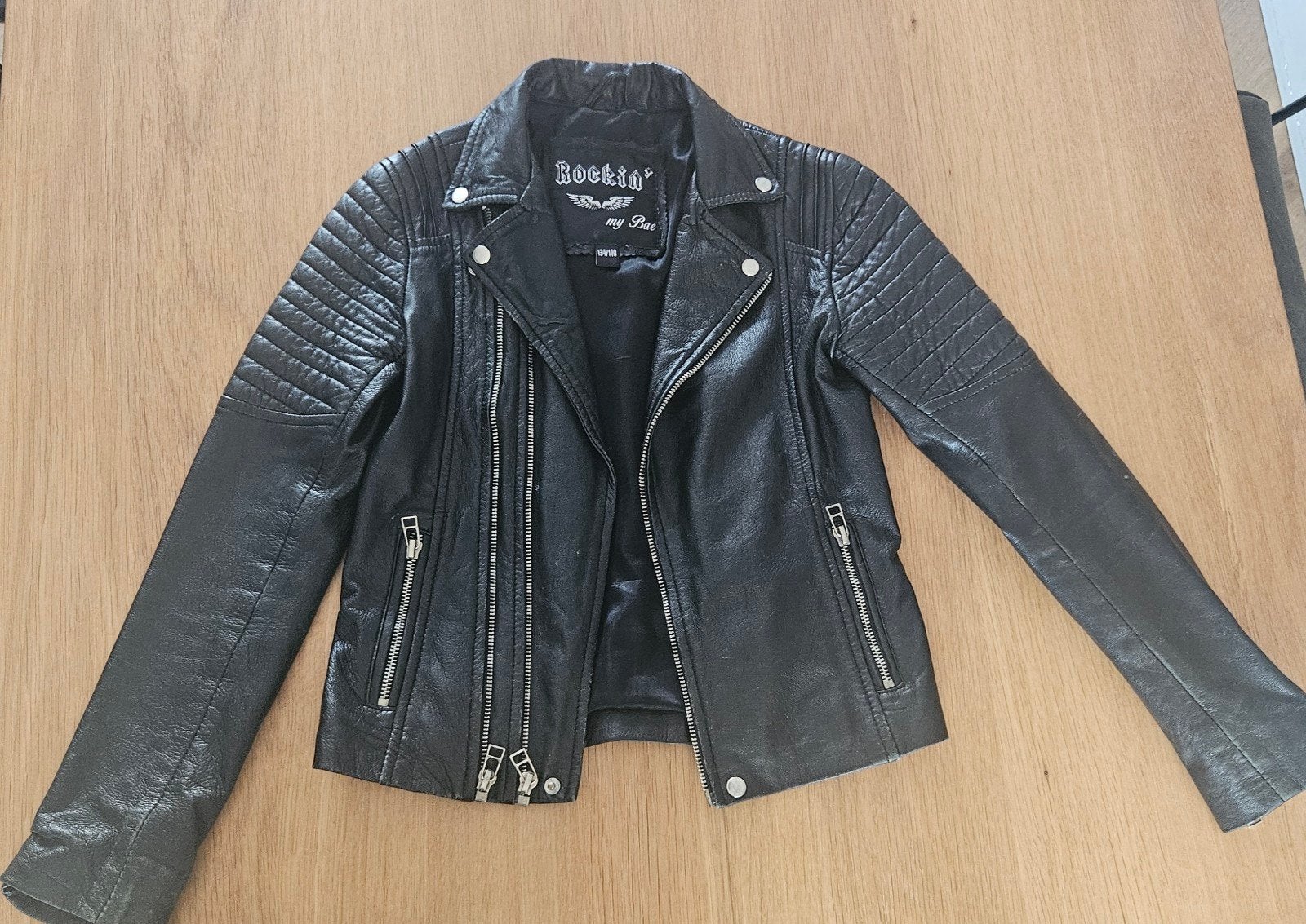 Rockin' my Bae Zwart Leren Bikerjack - Maat 134/140, Gebruikt, Rockin my bae, Meisje, Ophalen of Verzenden