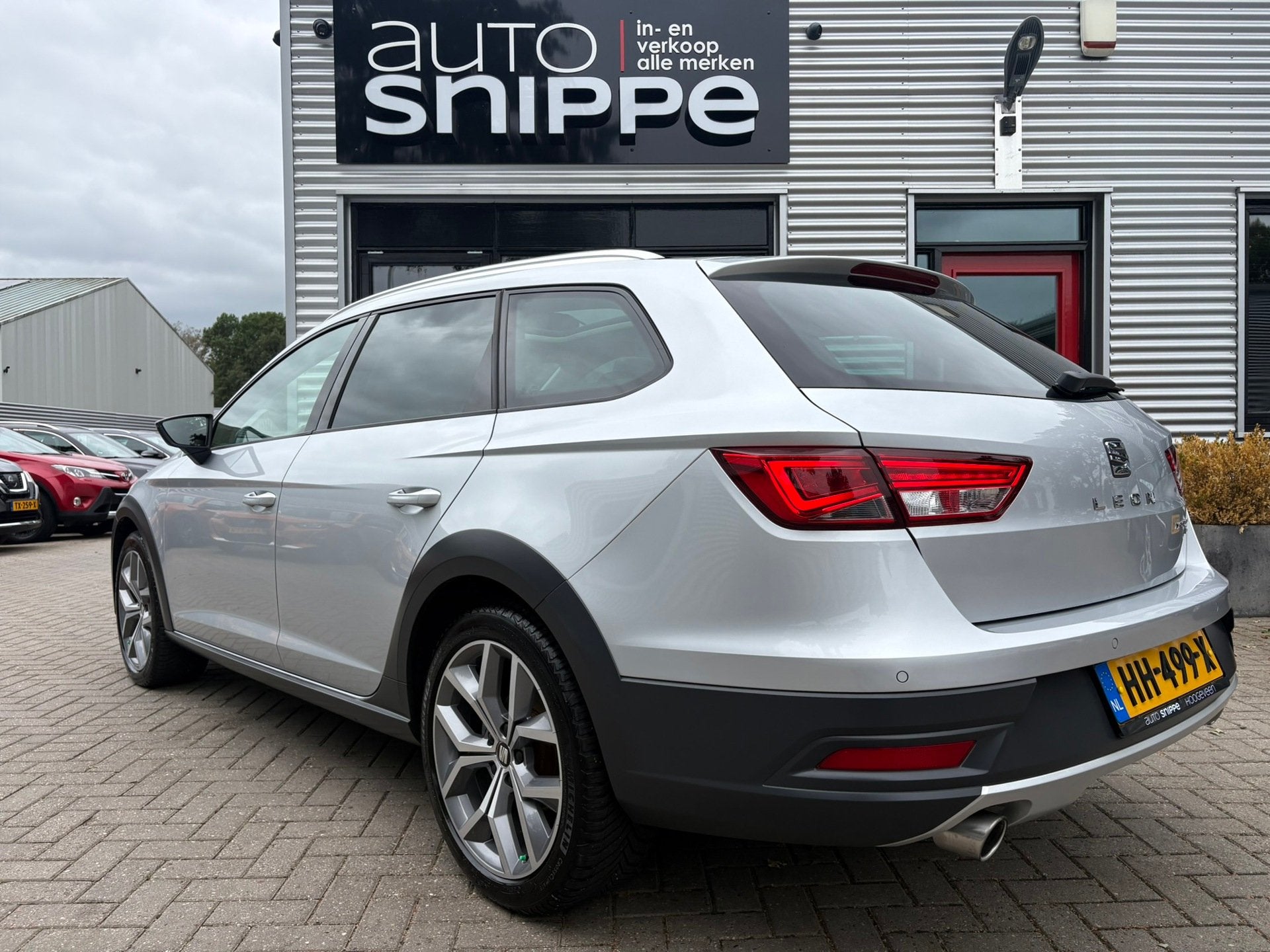 Seat Leon ST 1.8 TSI X-PERIENCE 4-Drive -4X4-AUTOMAAT-OPEN D, Auto's, Automaat, Dealer onderhouden, 15 km/l, Gebruikt