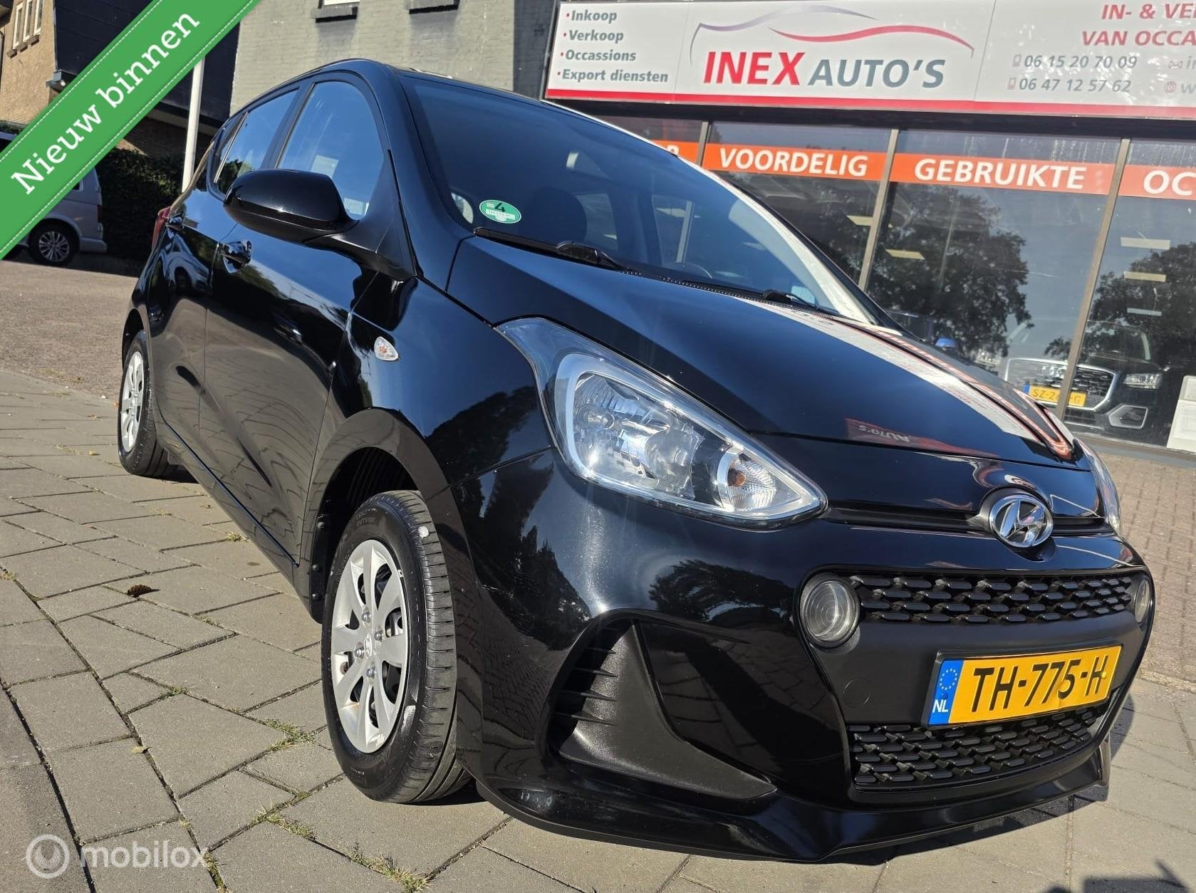 Hyundai i10 1.0i Comfort Dealer Onderh Incl.APK+Aflbeurt +12, Auto's, Voorwielaandrijving, Gebruikt, 4 stoelen, Zwart