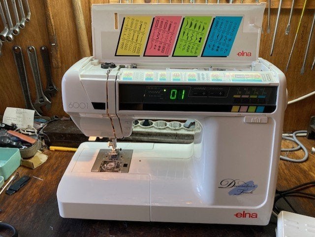 Elna 6001 Designers Touch - muisstil naaien! (computer), Overige merken, Zwitserland, Ophalen of Verzenden, Elna