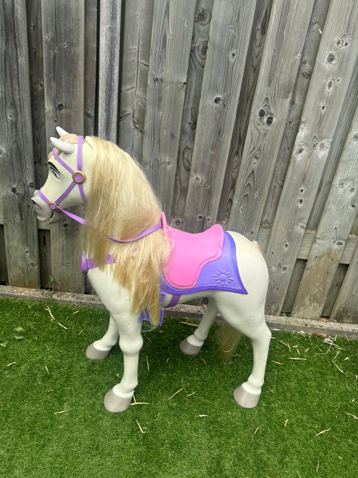 Maximus elektronisch paard rapunzel prinses 80 cm, Ophalen, Gebruikt, Overige typen