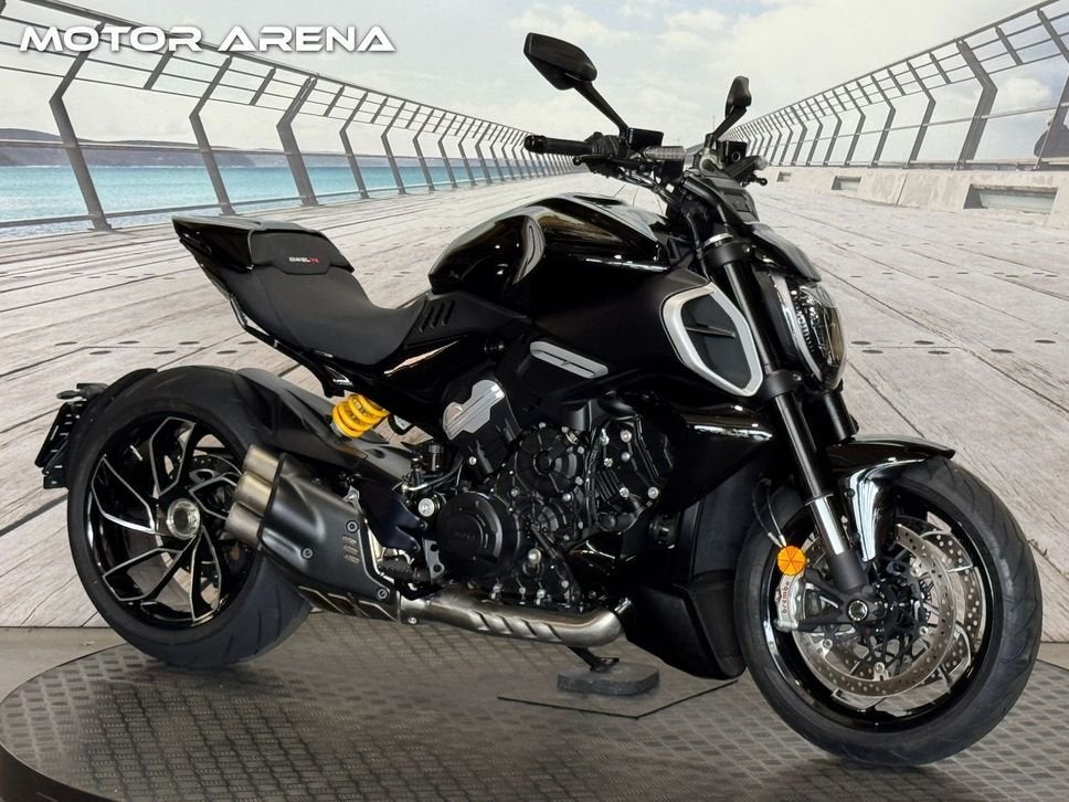 DUCATI  DIAVEL V4 (bj 2023) 6,031 km, DUCATI, 2 cilinders, Bedrijf, Onbekend